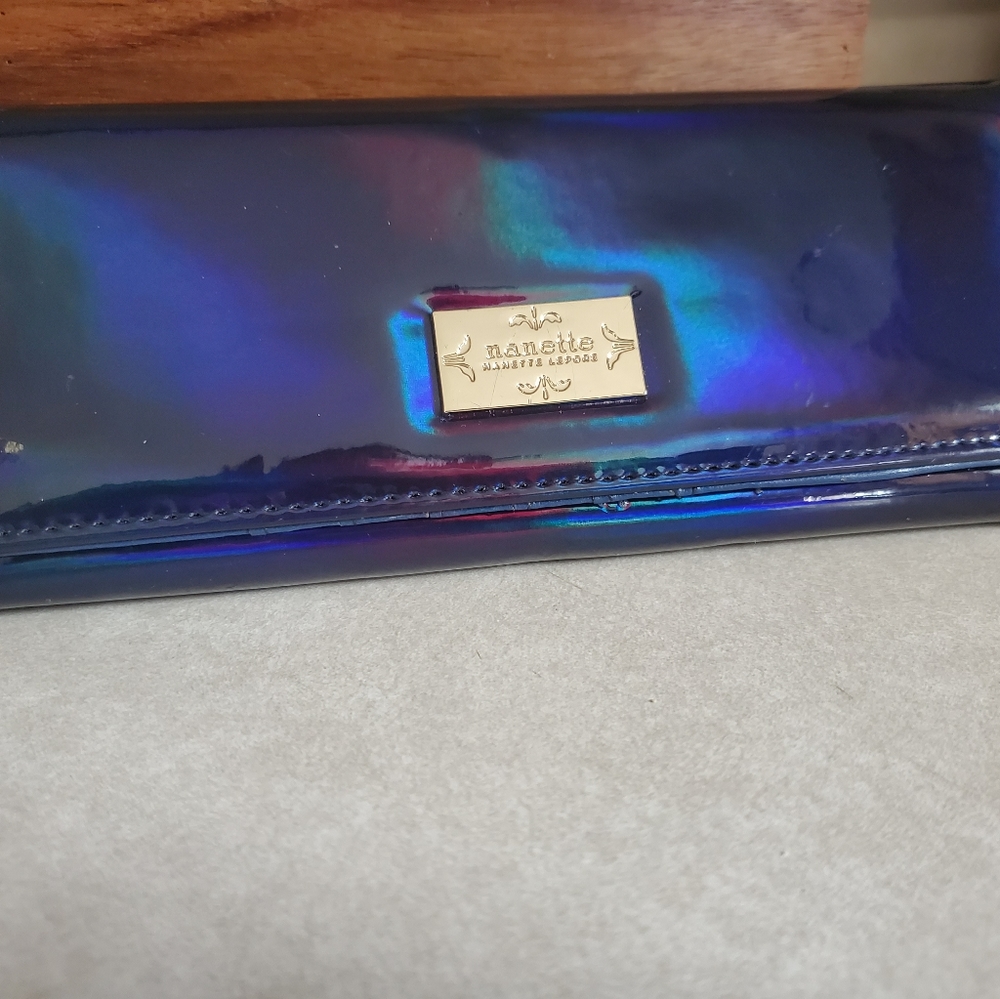 Nanette wallet
